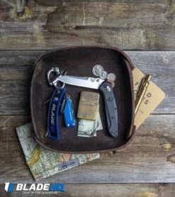 Benchmade 940 Osborne AXIS Lock Knife Green (3.4" Black) 940BK 9 Benchmade 940 Osborne AXIS Lock Knife Green (3.4" Black) 940BK -Knife Discounts Store Benchmade 940 2 Osborne AXIS Lock Knife Black G 10 Satin 940 2 BHQ 36208 lifestyle web 1