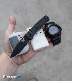 Benchmade Mini Bugout AXIS Lock Knife Black CF-Elite (2.8" Black) 533BK-2 -Knife Discounts Store Benchmade Mini Bugout AXIS Lock Knife Black Black 533BK 2 BHQ 118554 kp in hand web